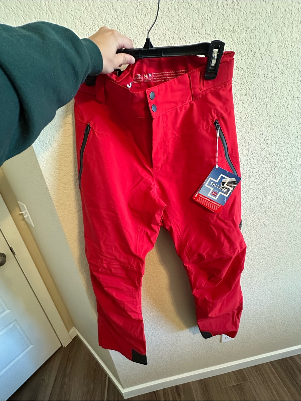 Helly Hansen Red Fitted Ski Pants M